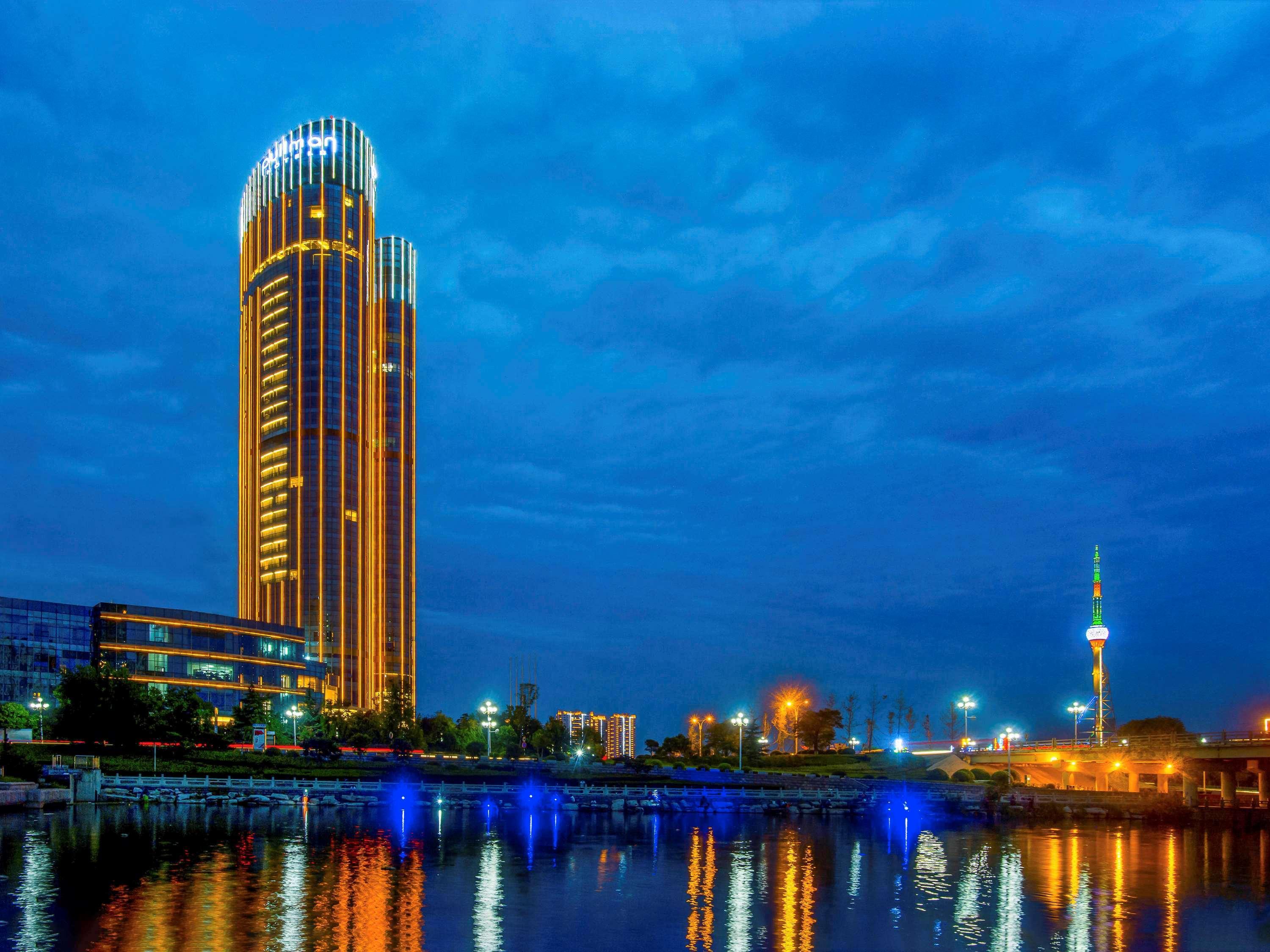 Pullman Linyi Lushang Exteriör bild