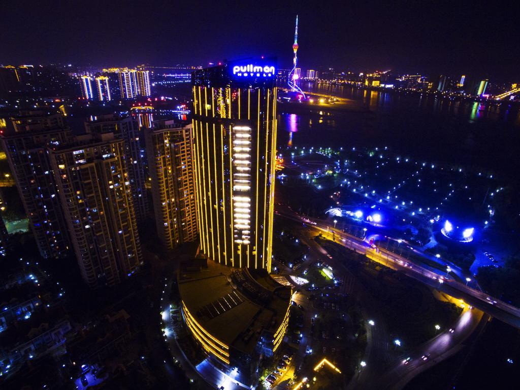 Pullman Linyi Lushang Exteriör bild
